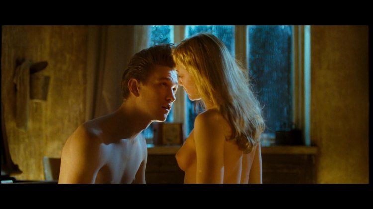 Naked Oksana Akinina in the Film Shtilyaga