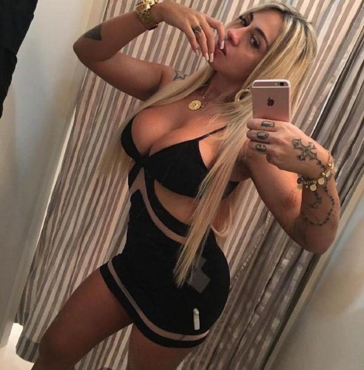 Juju Ferrari Selfie