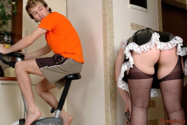 Dombur without panties