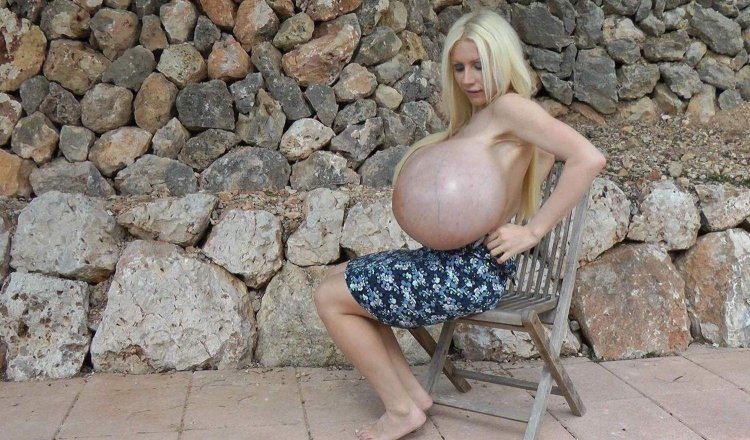 Chelsea Charms and Mayra Hills