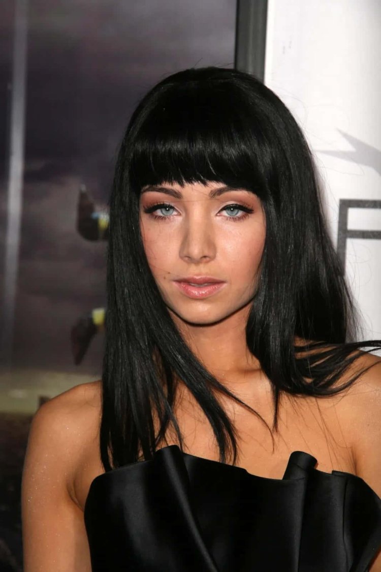 Ksenia Solo Black Swan