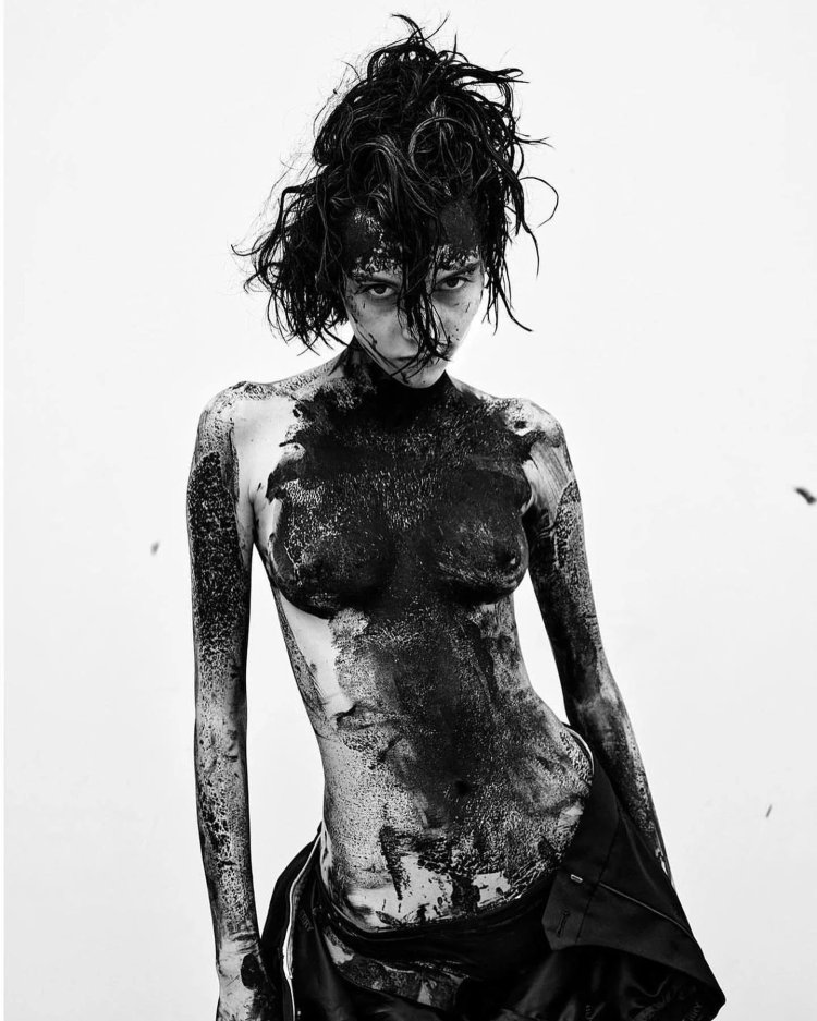 Teenage nude Bodiart