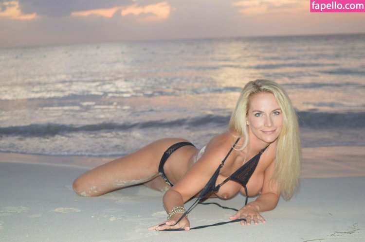 Golaya Adriana Caro Hanna Oro Ukraine