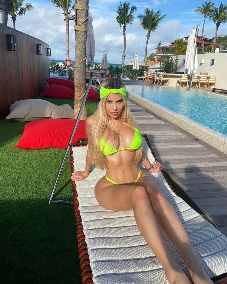 Alex Dellanos Bikini