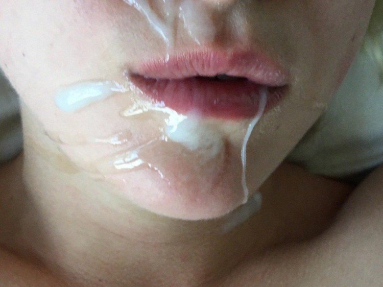 Amateur Porn on the lips