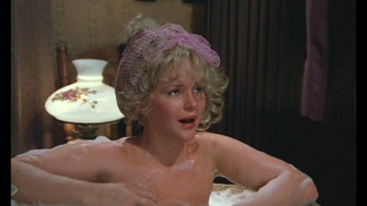 Elena Yakovleva Gola egg