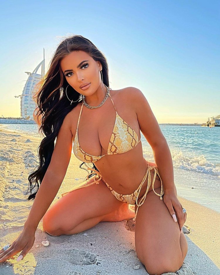 Stephanie Simonds Model