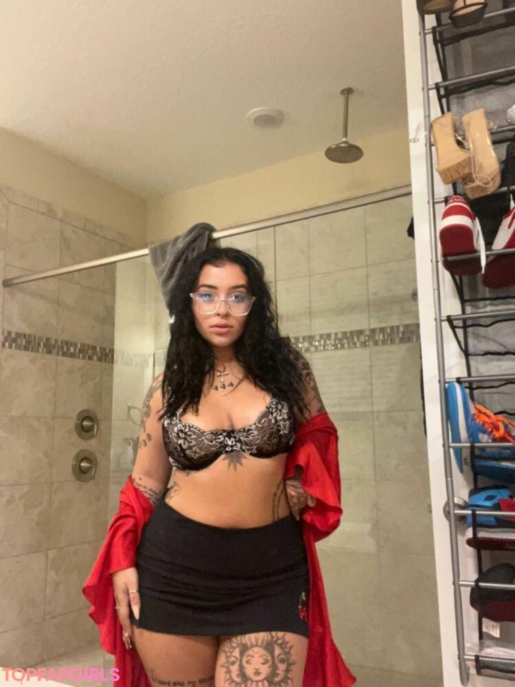 Debbie Delamar completely naked