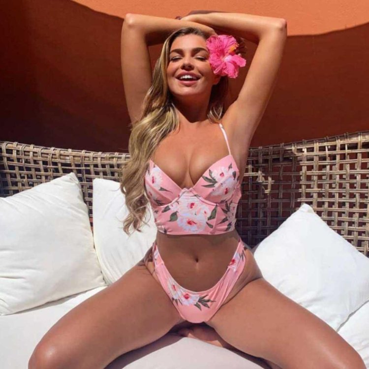 Erica MacDermotot Sexy