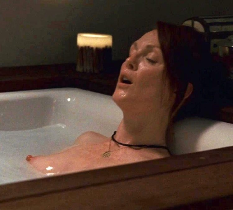 Julianna Moore in youth Ero