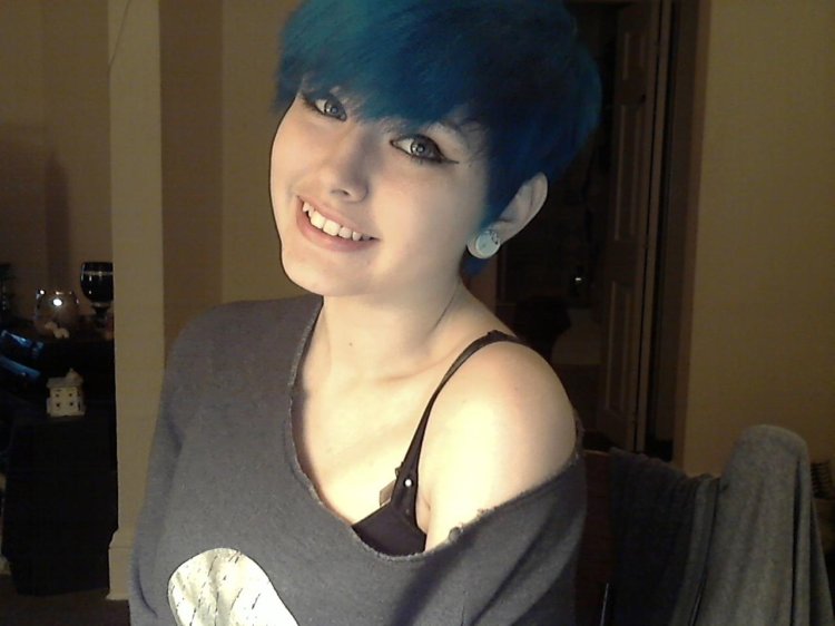 Caroline nicole mosley selfie