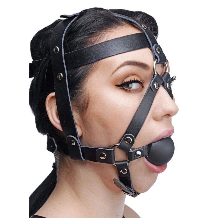 Head harness Ball gag girl nude