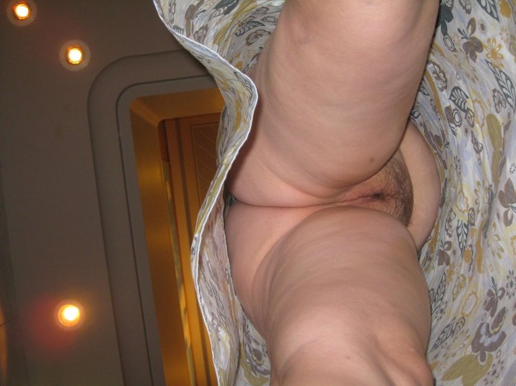 Women without panties from below