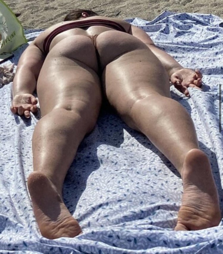 Naked thick women on the beach