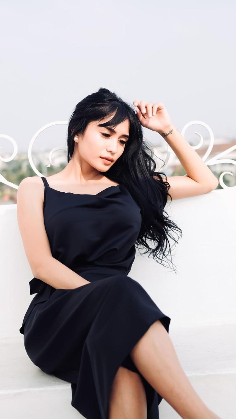 Model Bibie Julius v Podium foto