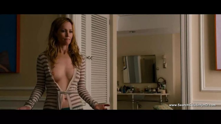 Naked Leslie Mann