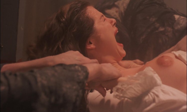 Leslie Mann Naked in the film