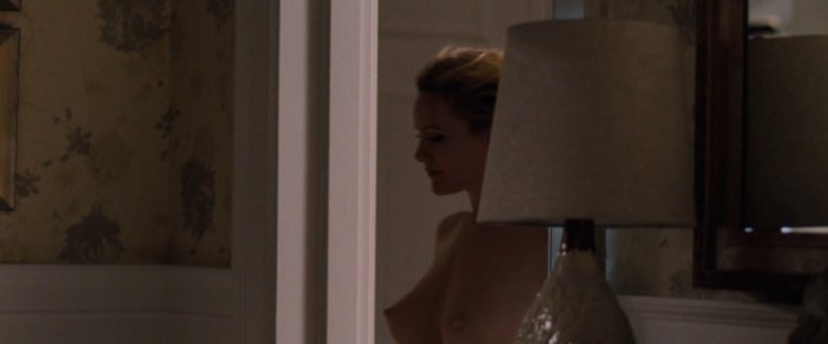 Leslie Mann Naked in the film