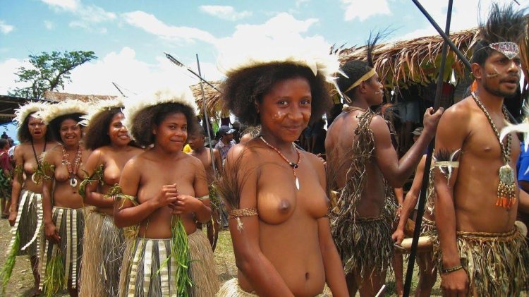 Naked women Aboriginal people