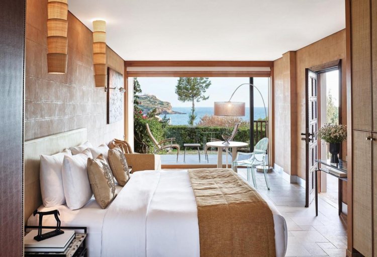 Athens hotels 5 stars at sea