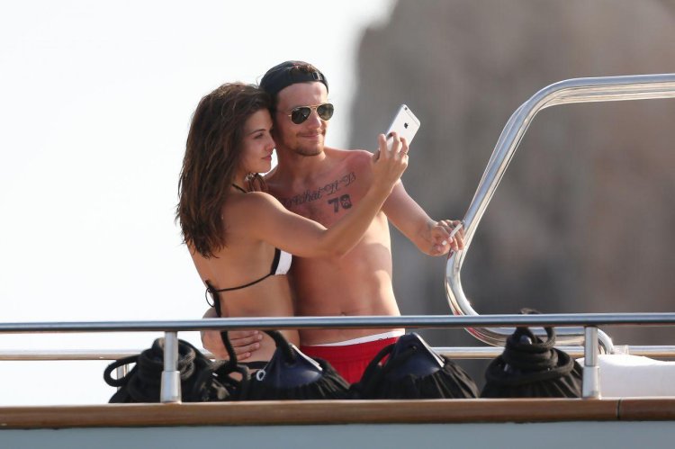 Daniel Campbell in bikini