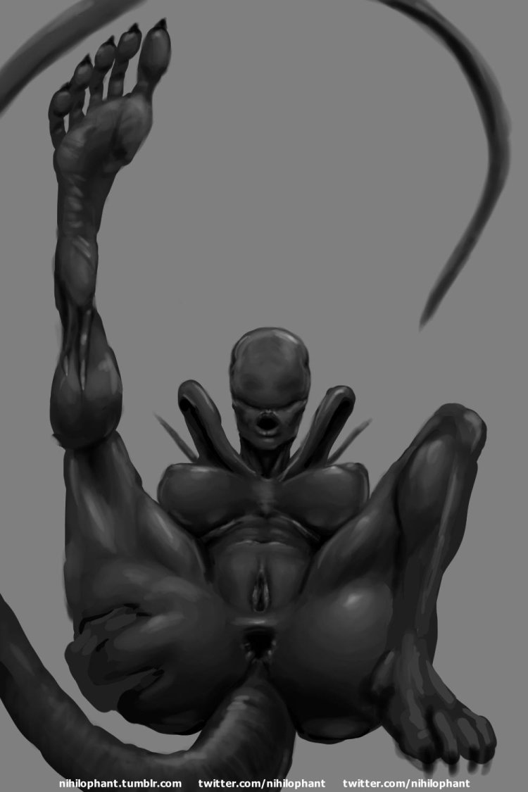 Xenomorph female Queen Footjob