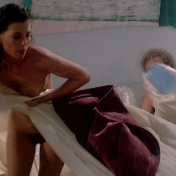 Kelly Lebrock photo naked