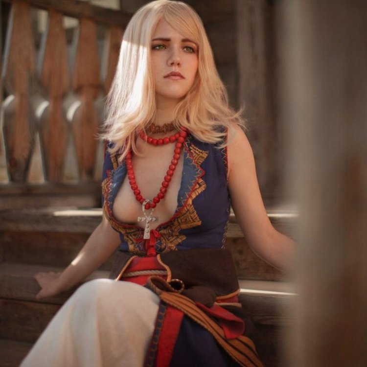 Lada Lumos Keira Metz 18