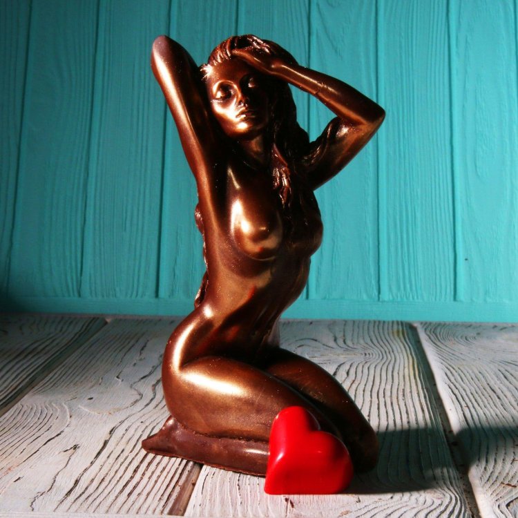 Naked beauties in chocolate