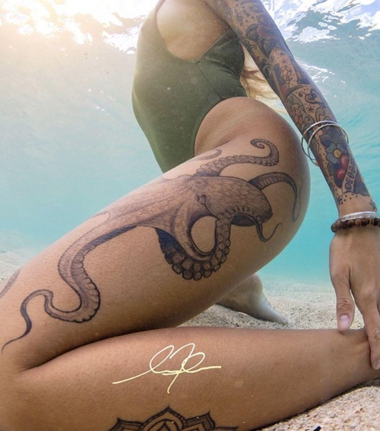 Girl with a tattoo octopus