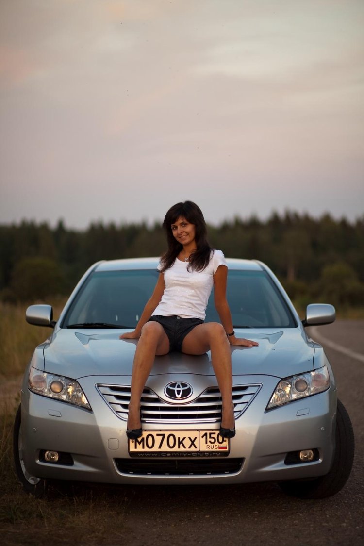 Toyota Camry 40 and Girls
