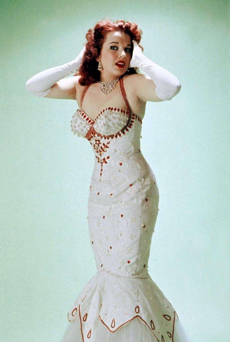 Queens of Burleska Blaise Starr