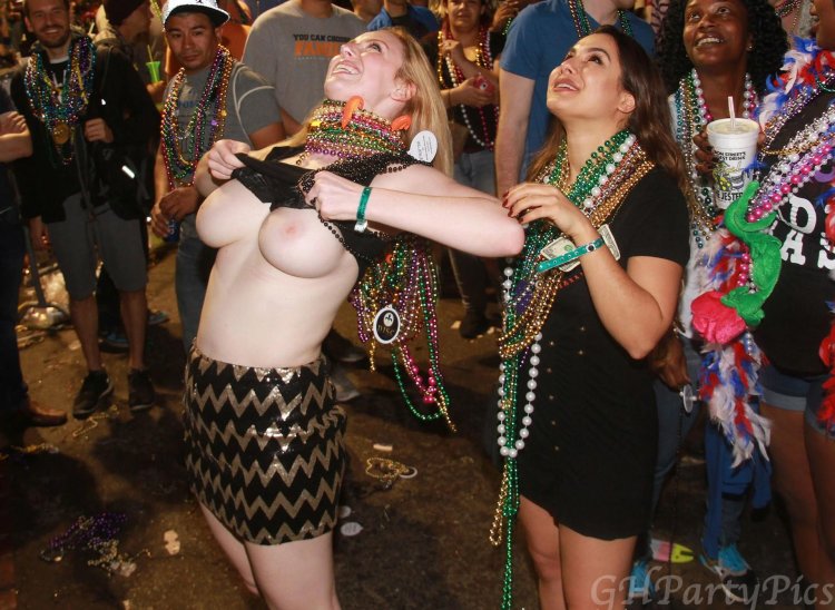 Mardi Gra Naked Tits