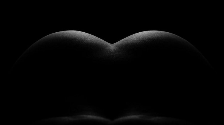 Erotic minimalism
