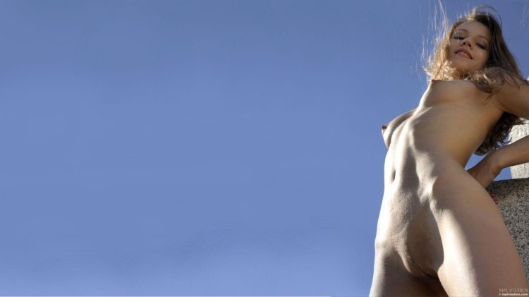 Beautiful naked women from below