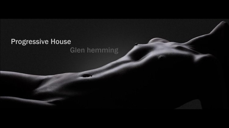 Erotic photo wallpaper on the desktop