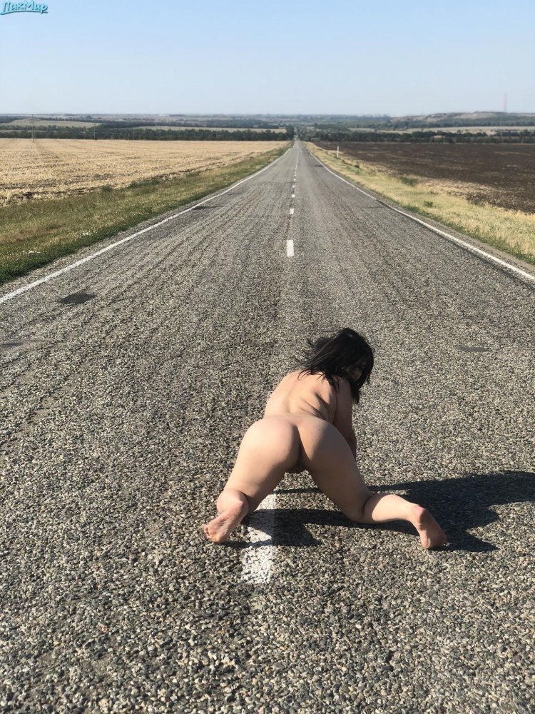 Naked Russian lovers on the road