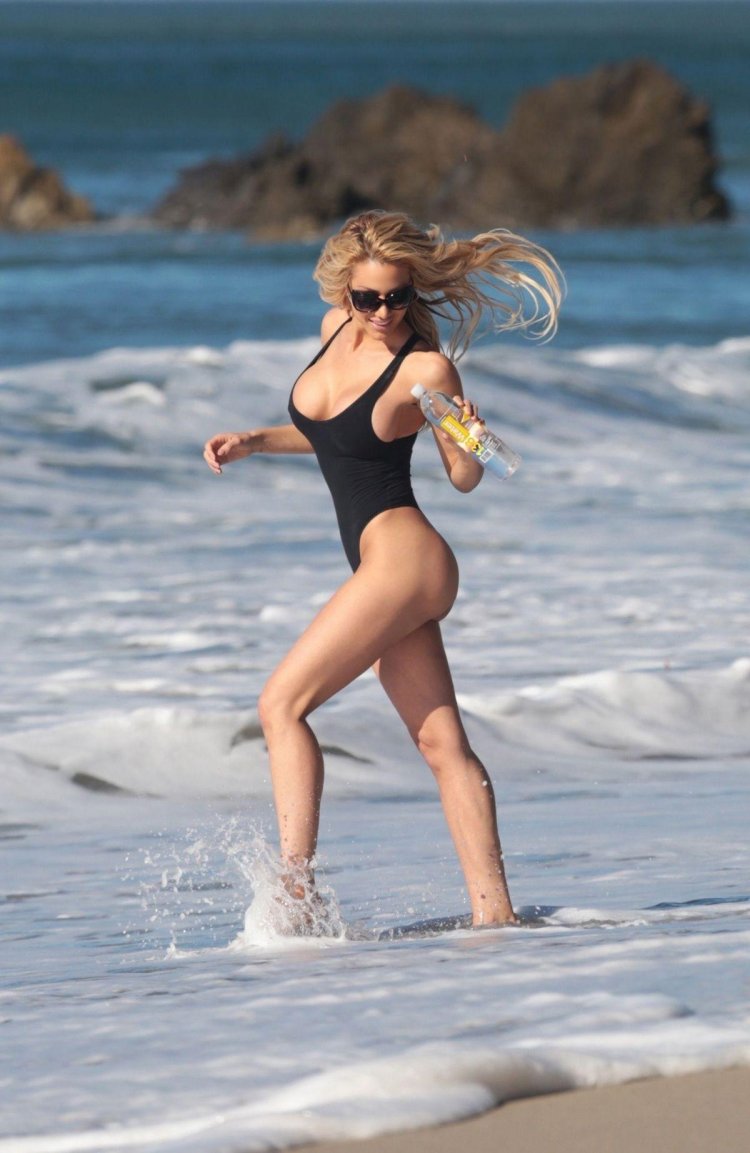 Dalia Elliott nowhere to hide