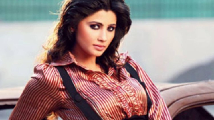 Daisy Shah Indian actress in his youth