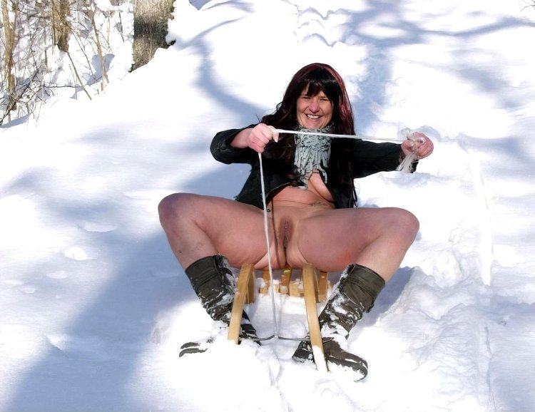 Women naked on the street in winter