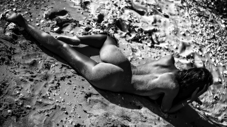 Erotic desktop wallpapers