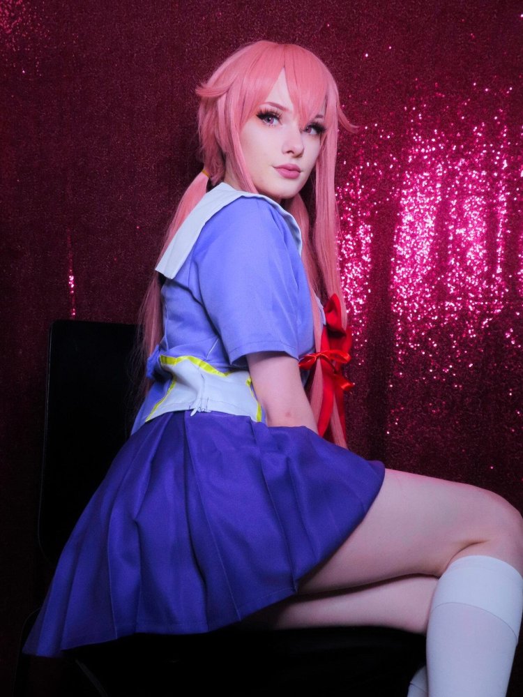 Yuno Gasai in underwear