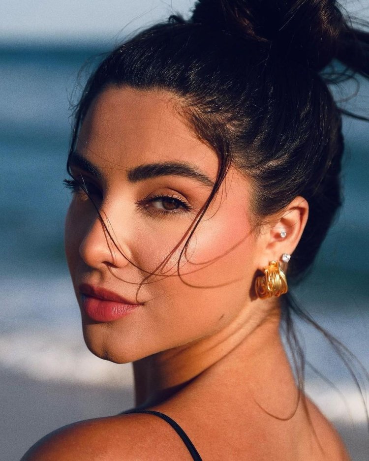 Gabriela Versiani render