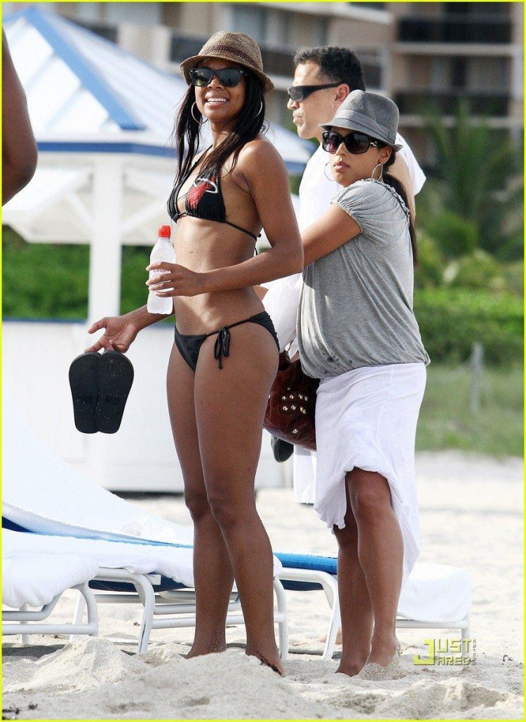 Gabriella Union in bikini