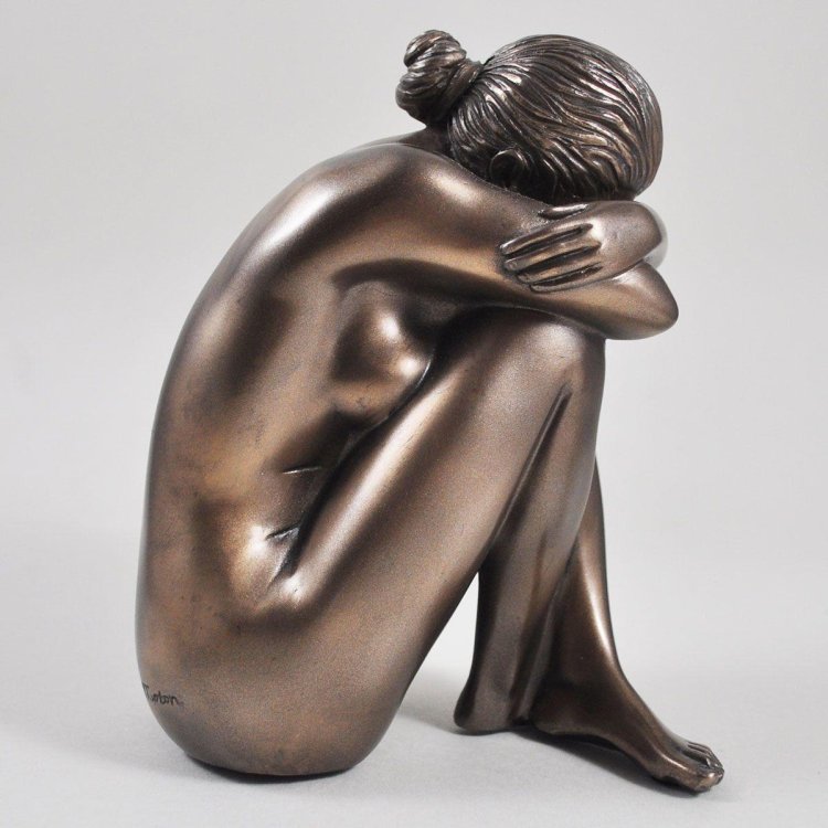 Picasso sculpture Woman