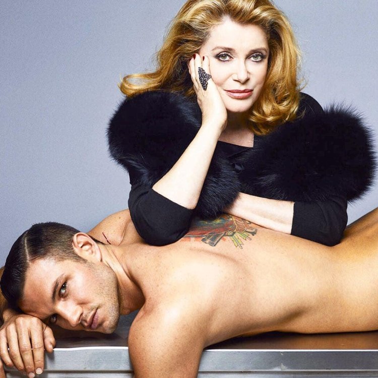 Katrin Deneuve Kisses