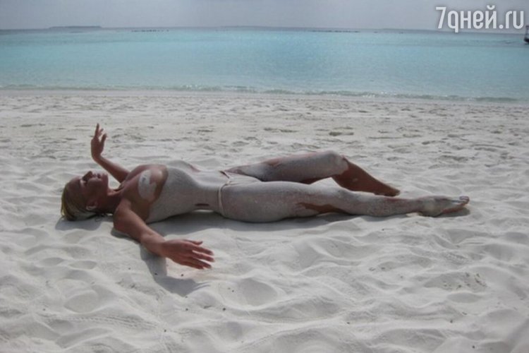 Anastasia Volochkova in the Maldives 2011
