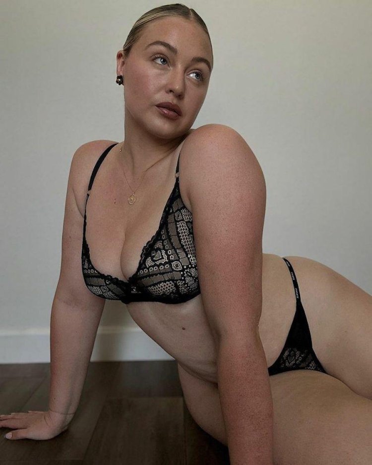 Iskra Lawrence hot