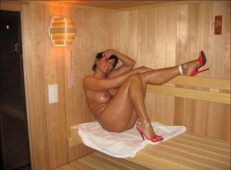 Juicy women in the sauna