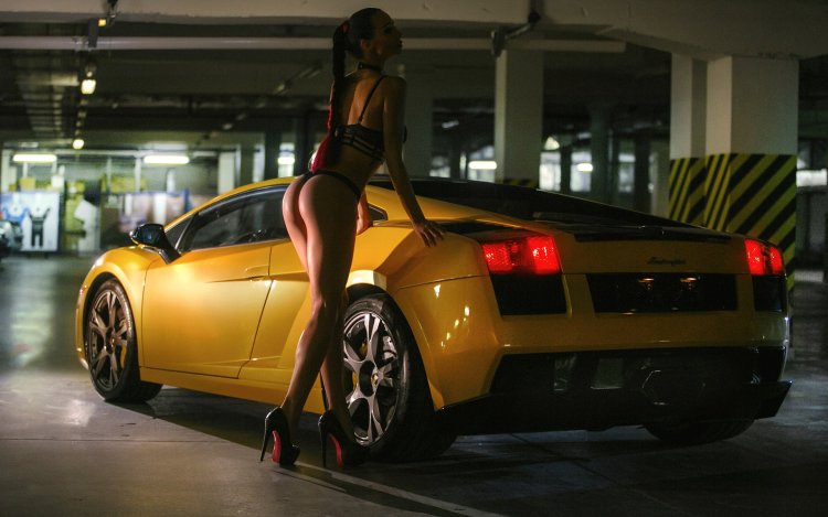 Lamborghini Gallardo Girls